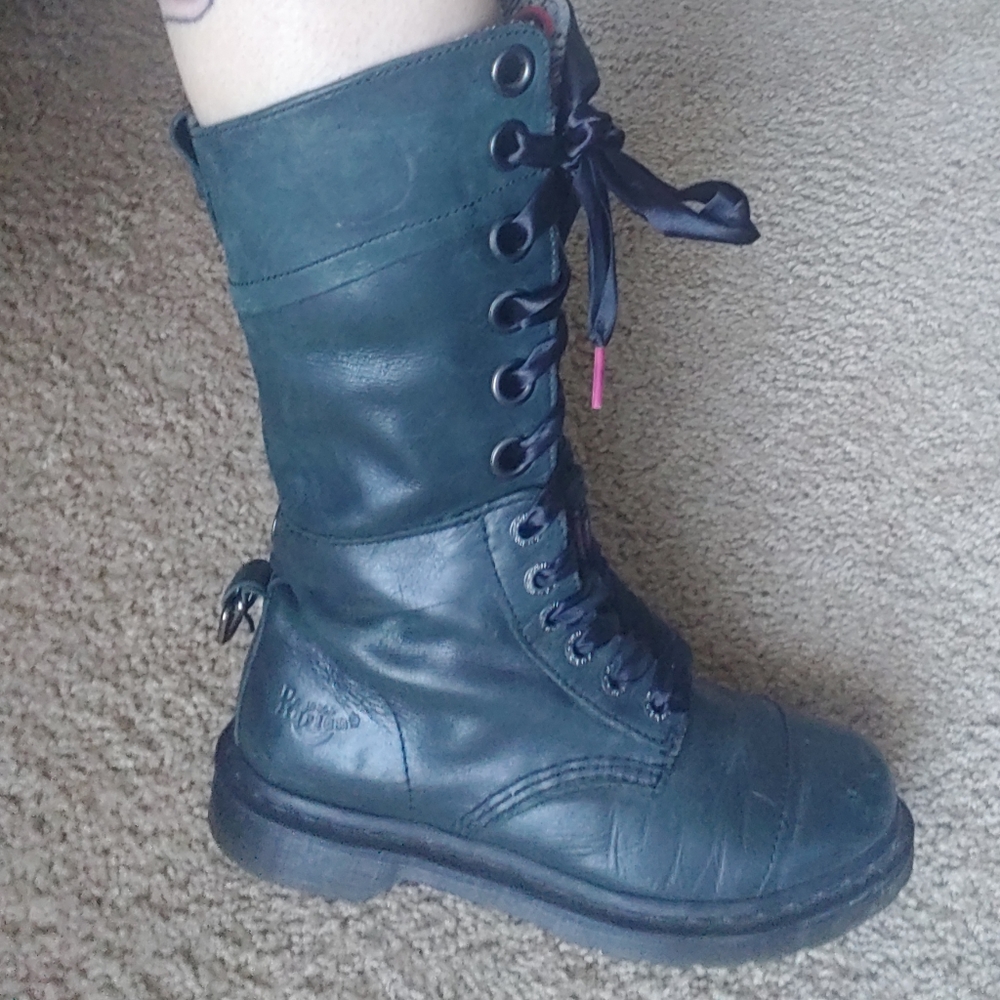 Dr. Martens pink plaid US size 7